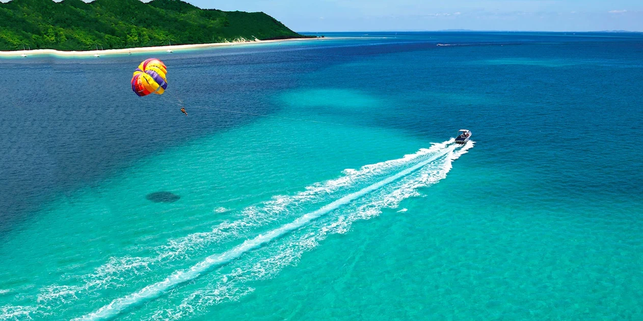 Parasailing in North Bay Island